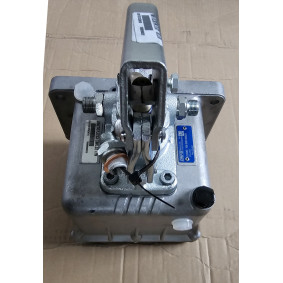 Hydraulic pump for the hydroplay portable basketball 325cm 2