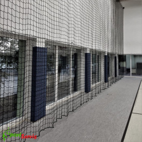The protection net polypropylene, 50x50mm and 3mm thick