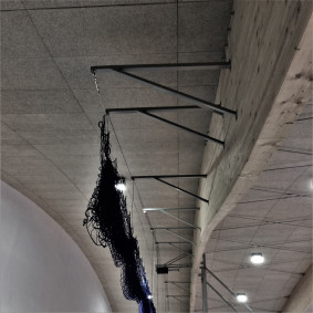 The wall barcket for ball cather
