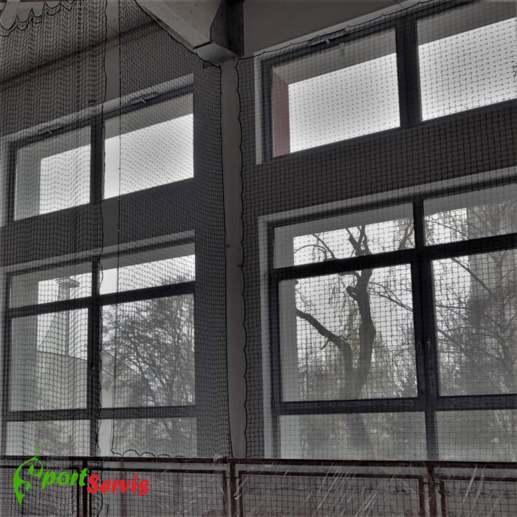 The protection net polyethylene, 50x50mm and 3mm thick