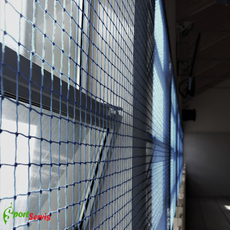 The protection net polyethylene, 50x50mm and 2mm thick