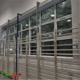 The protection net polyethylene, 100x100mm and 3mm thick