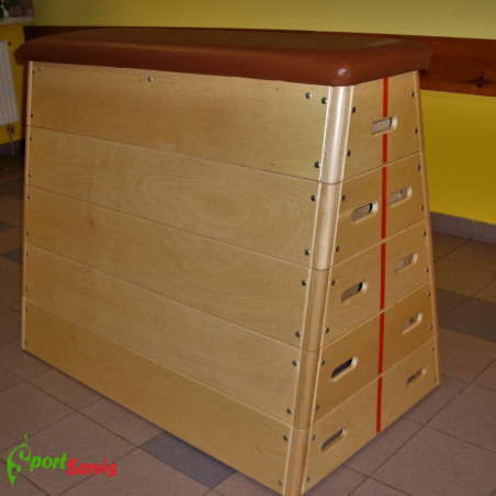 Gymnastic vaulting box, synthetic leather