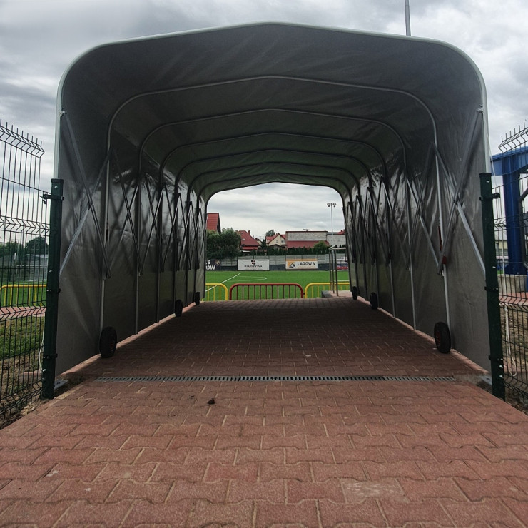 Telescopic Stadium Tunnel – Aluminum Players Tunnel with PVC Cover | SportServis