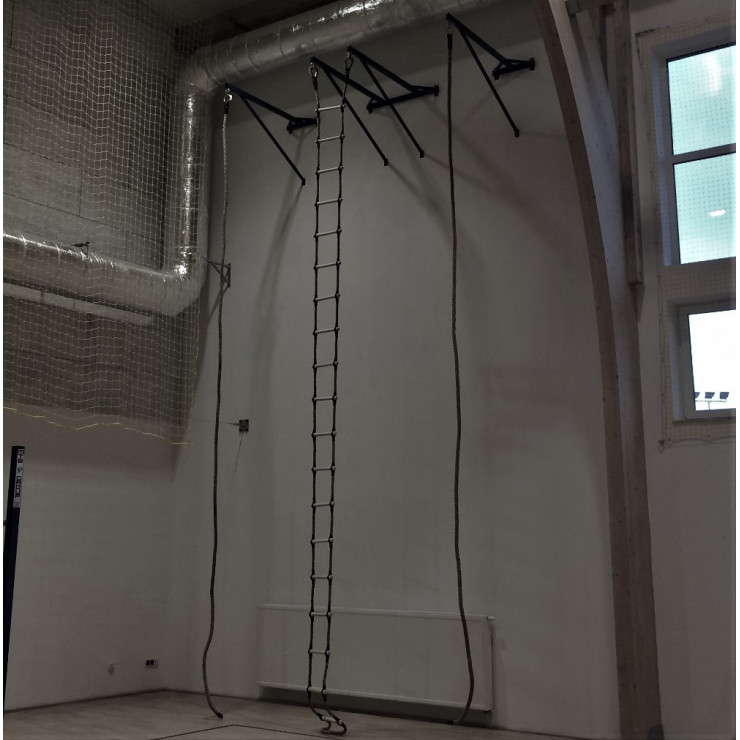 The rope ladder to climbing, height 4m