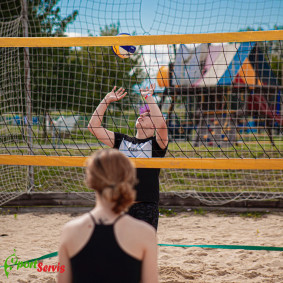 Beach volleyball net, tournament with anntennas